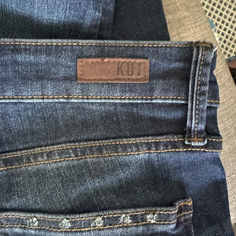 Kut from the Kloth size 28 skinny jean